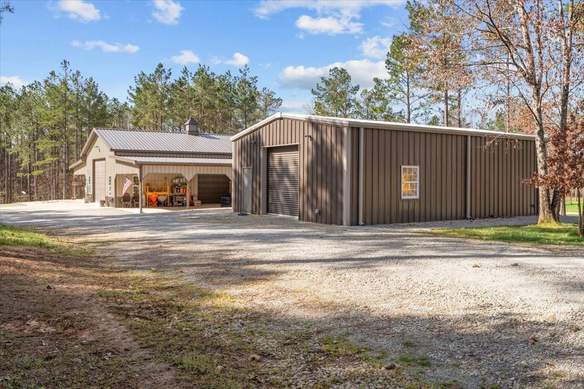 1028 Walton Rd, Scotts Hill, TN 38374