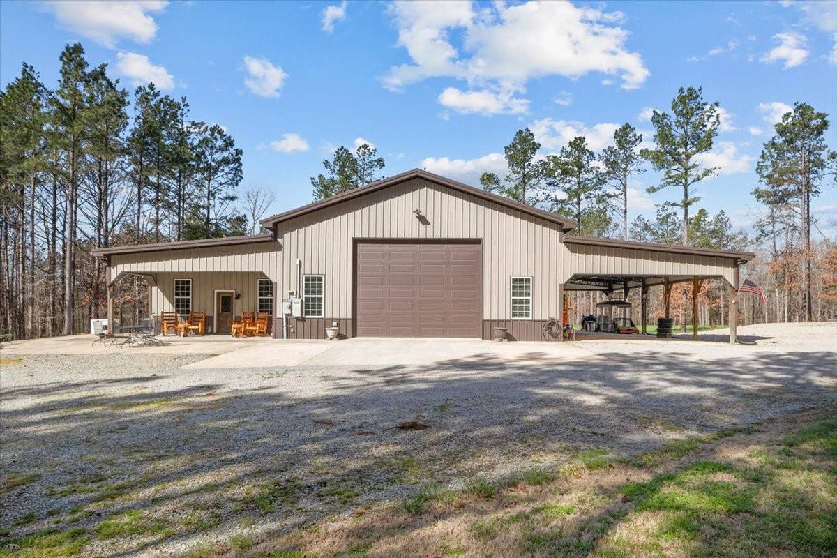 1028 Walton Rd, Scotts Hill, TN 38374