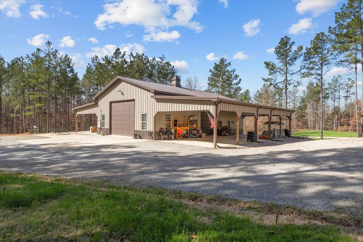 1028 Walton Rd, Scotts Hill, TN 38374