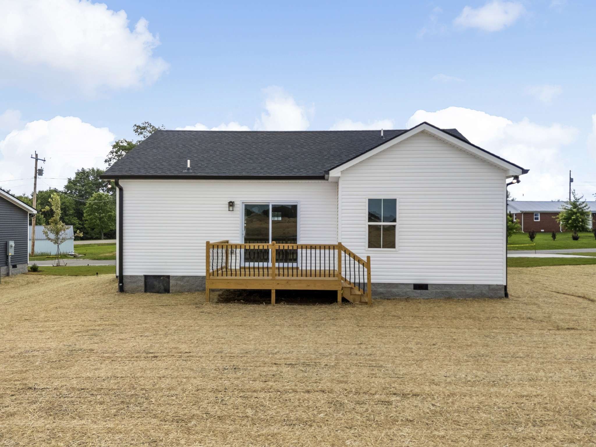 945 Wilkie St N, Mc Ewen, TN 37101