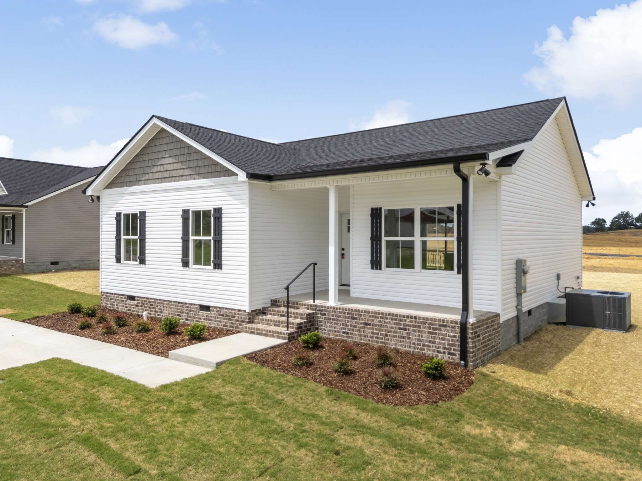 945 Wilkie St N, Mc Ewen, TN 37101