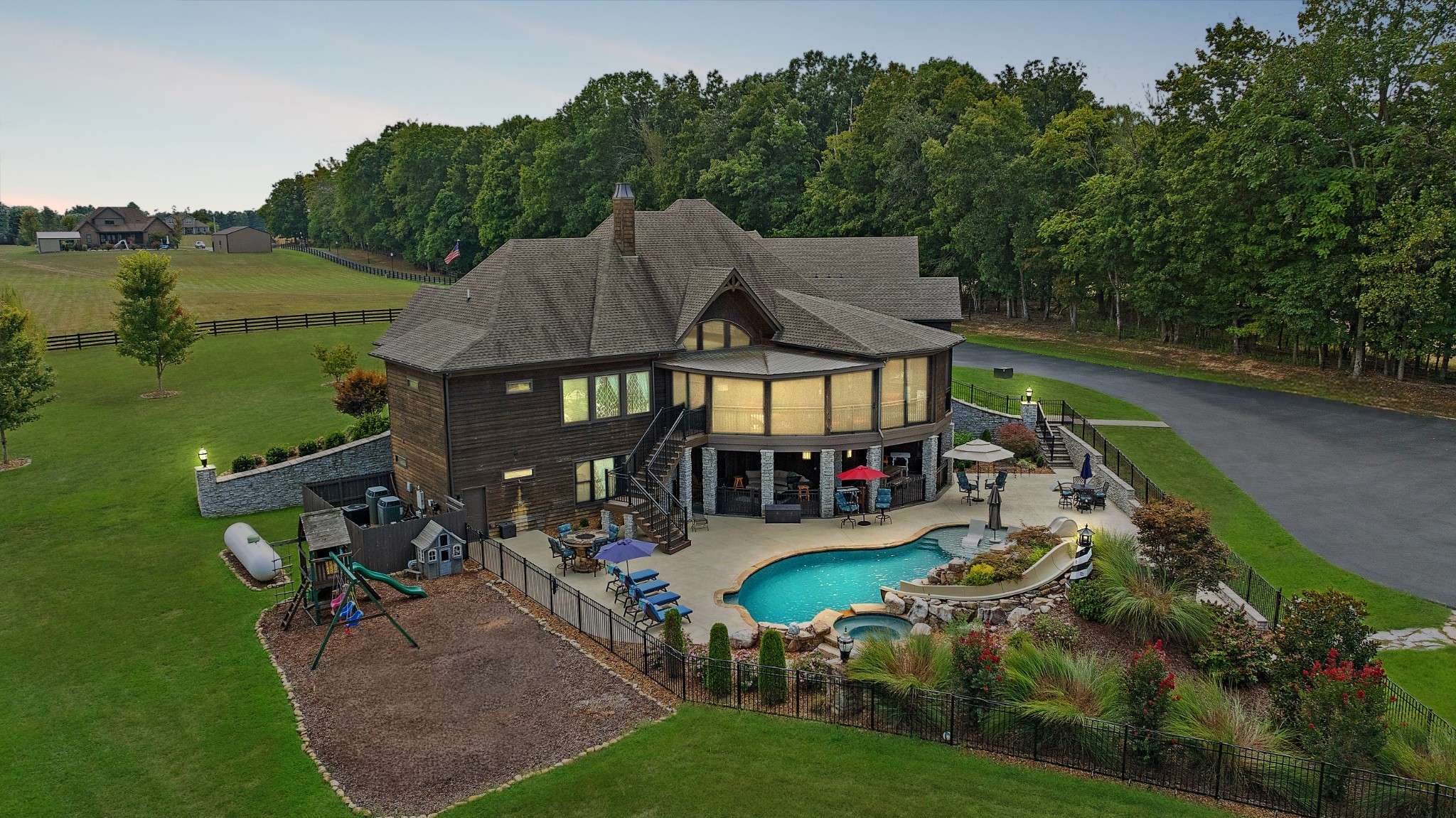 6704 Highway 52 #W, Lafayette, TN 37083
