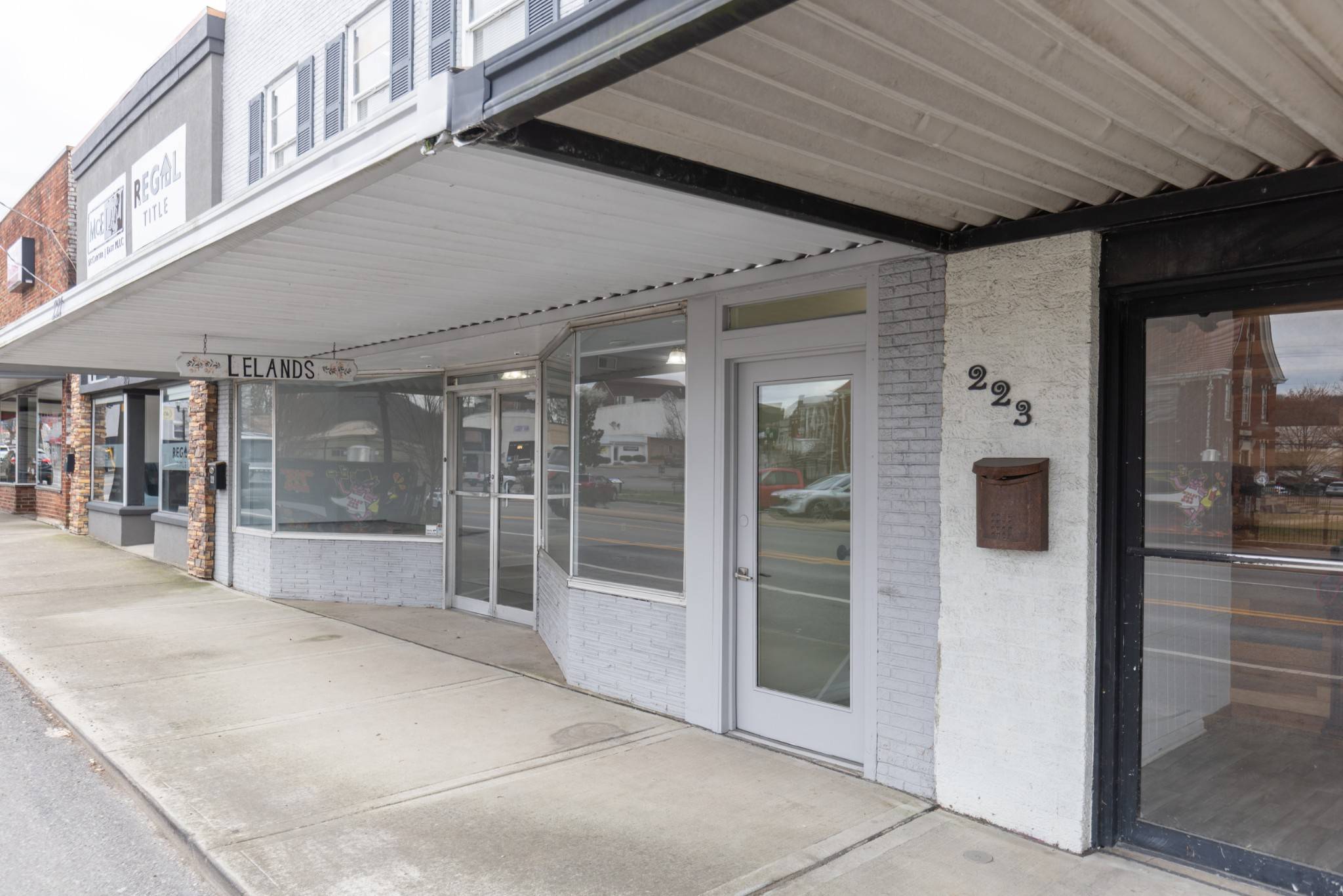 221 W Main St, Woodbury, TN 37190