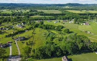 1024 Peak Dr, Castalian Springs, TN 37031