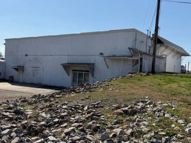 911 S College St, Winchester, TN 37398