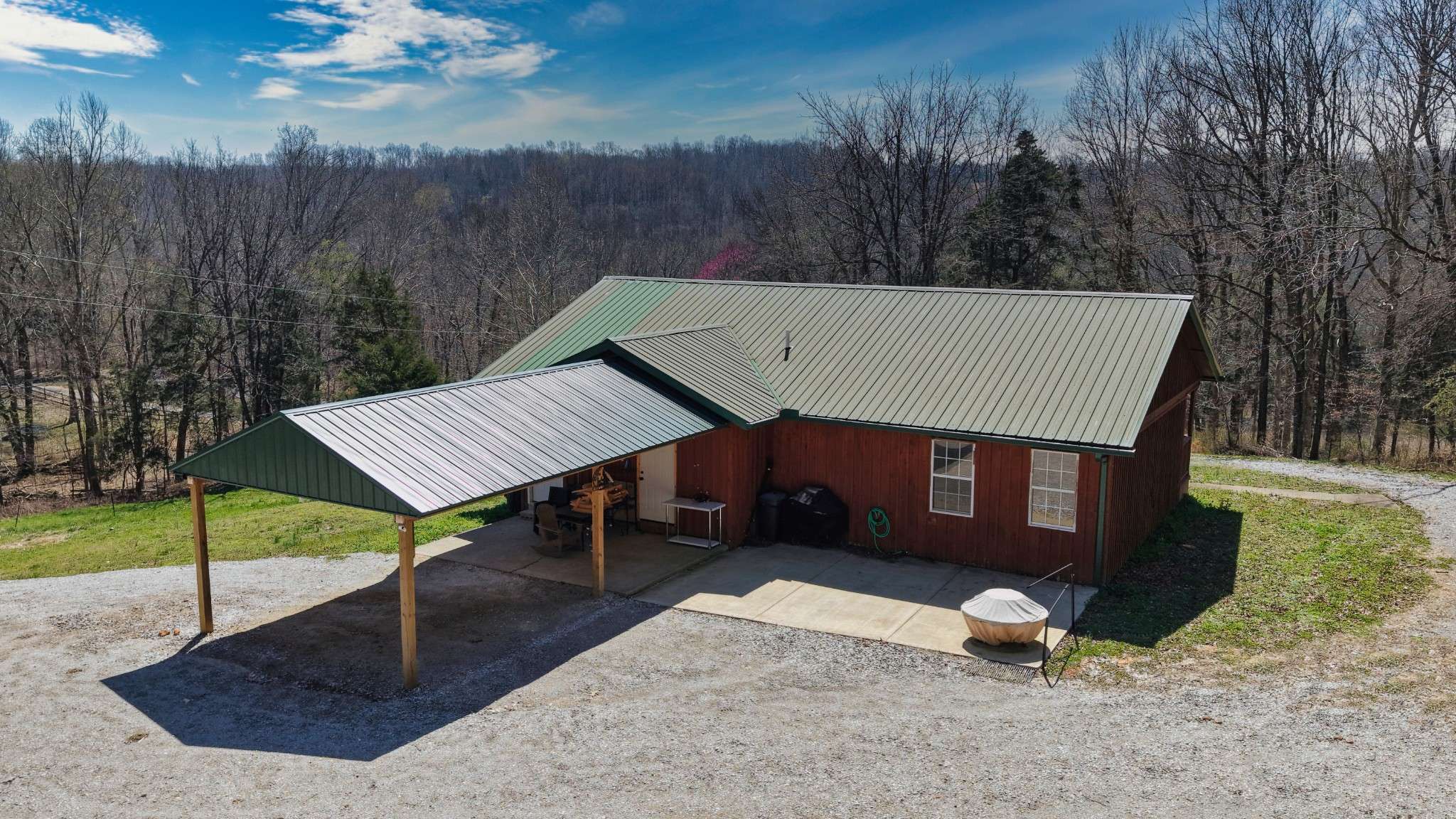 2300 Bear Creek Rd, Vanleer, TN 37181