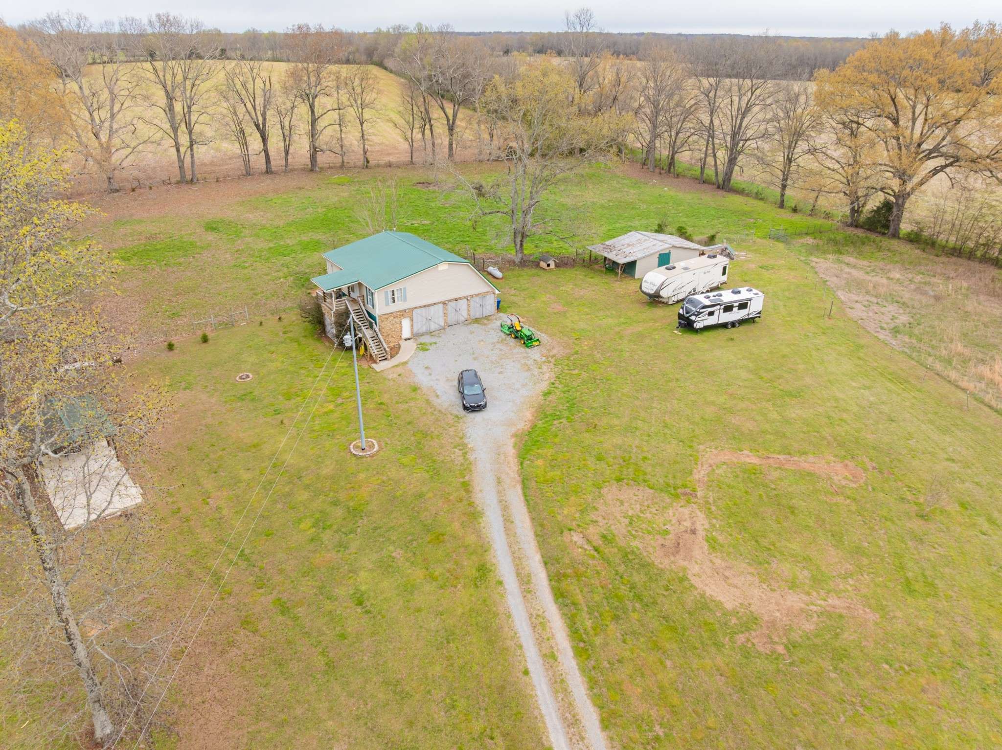 173 Bellview Rd, Taft, TN 38488
