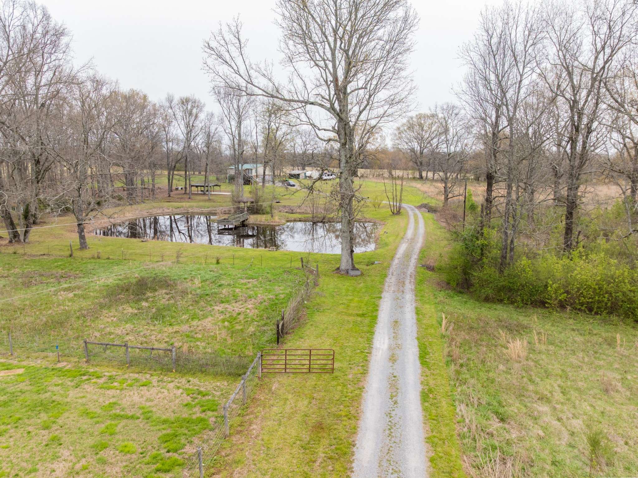 173 Bellview Rd, Taft, TN 38488