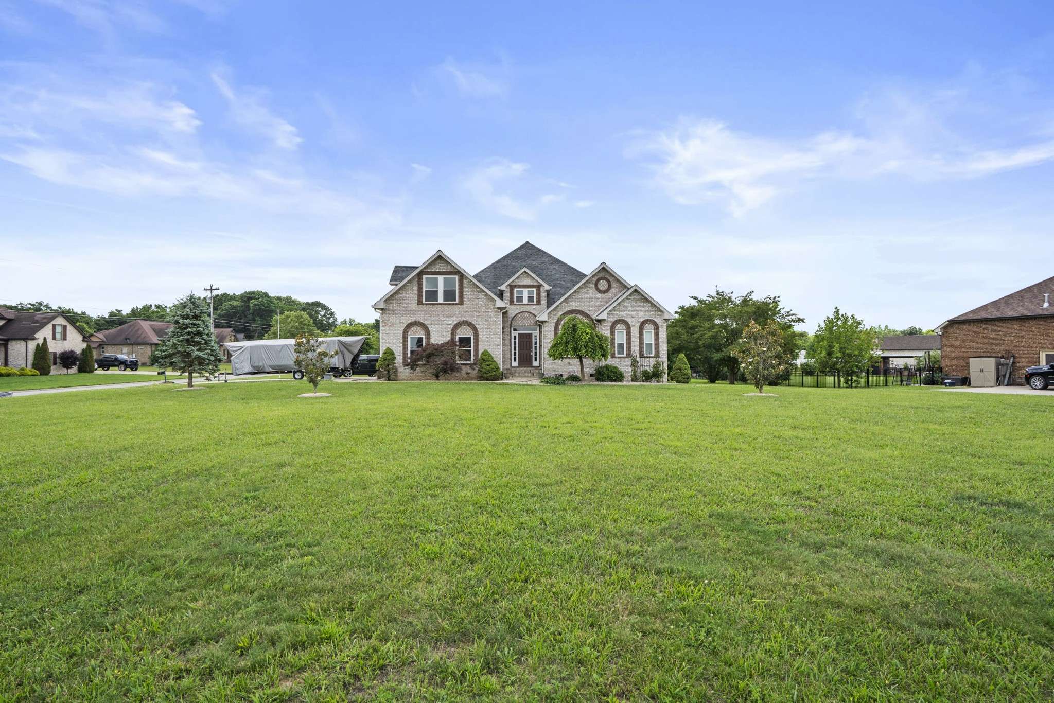 2114 London Ln, Greenbrier, TN 37073