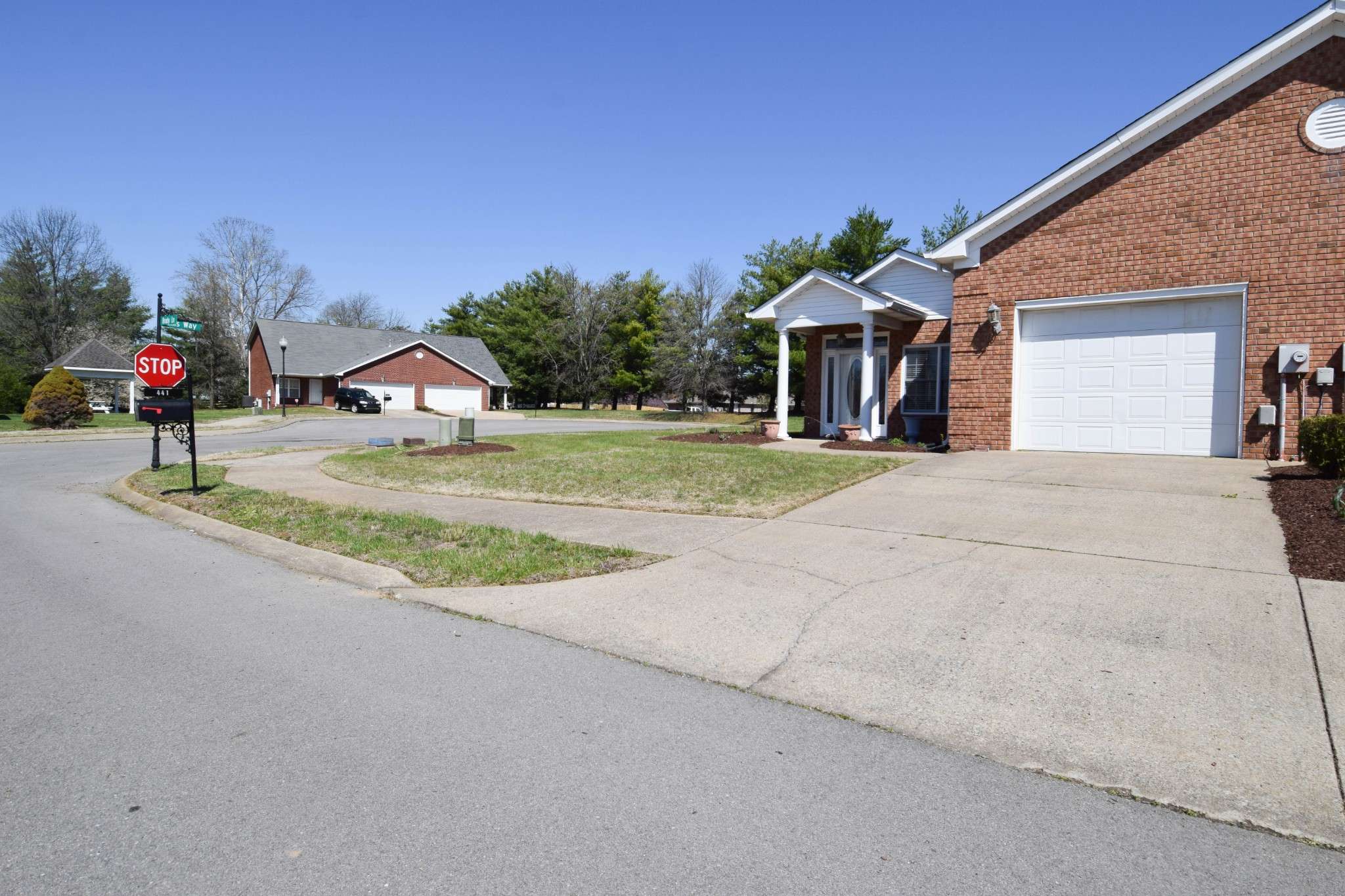 441 Brady Ln, Gallatin, TN 37066