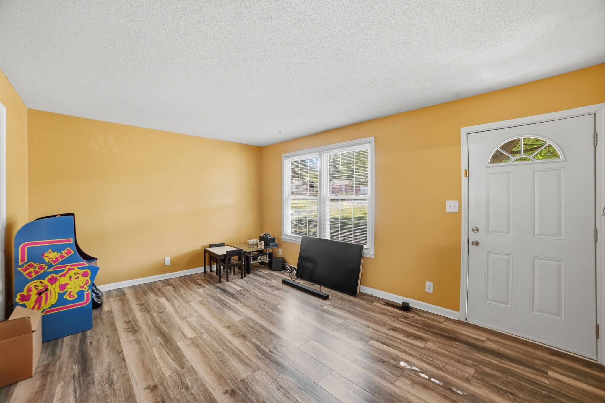 1810 Apex Dr, Clarksville, TN 37040