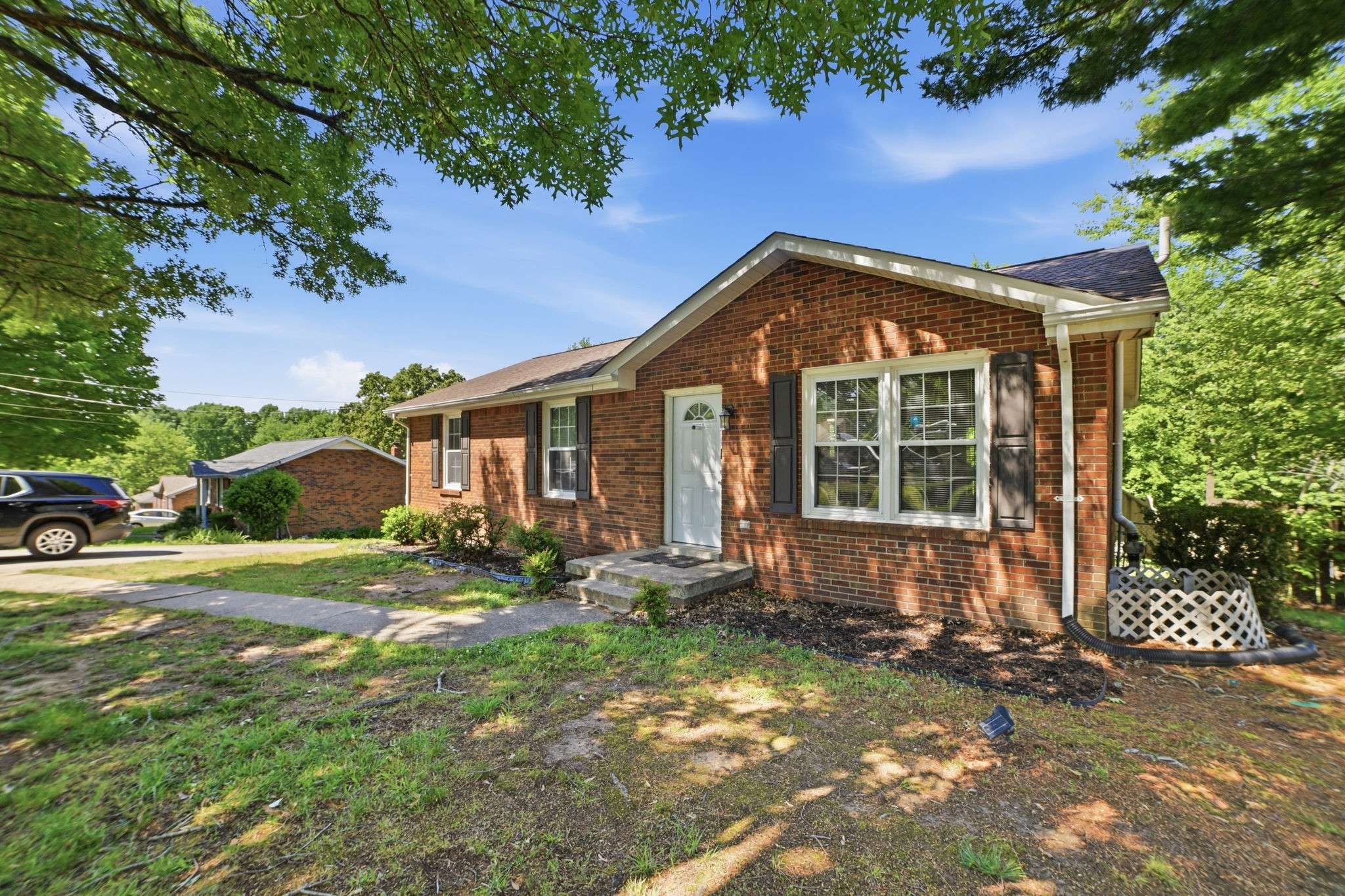 1810 Apex Dr, Clarksville, TN 37040