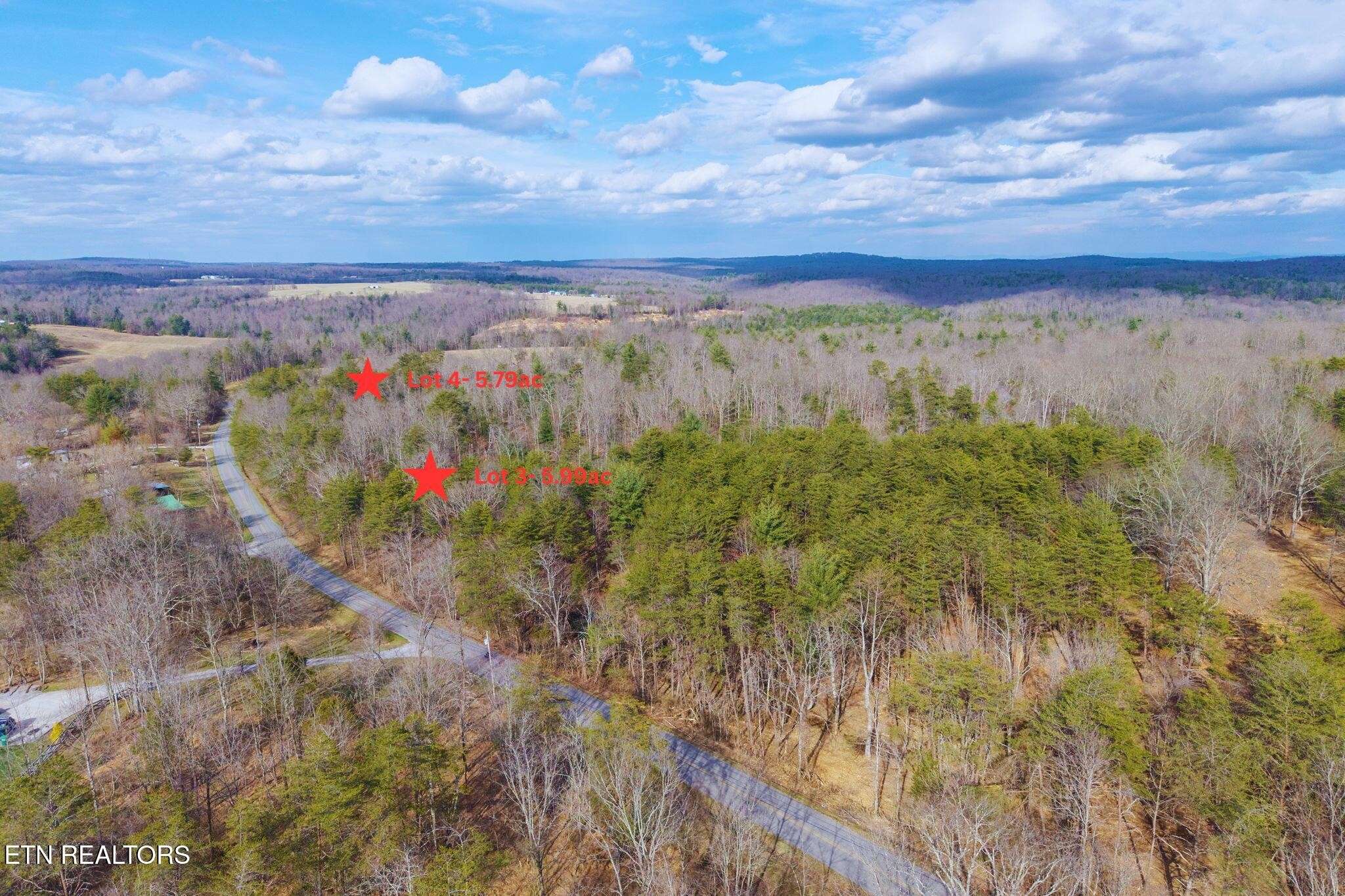 4 Chestnut Hill Rd, Crossville, TN 38571