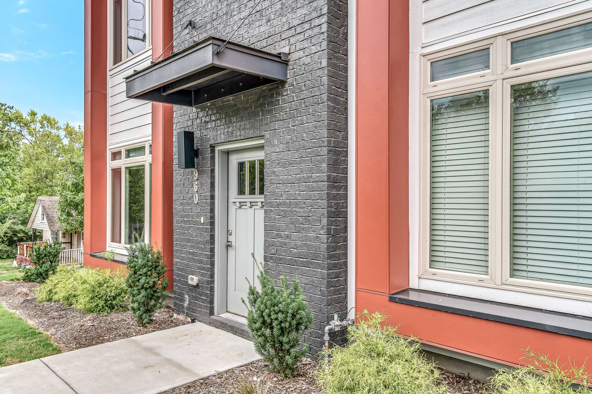 960 Youngs Ln, Nashville, TN 37207
