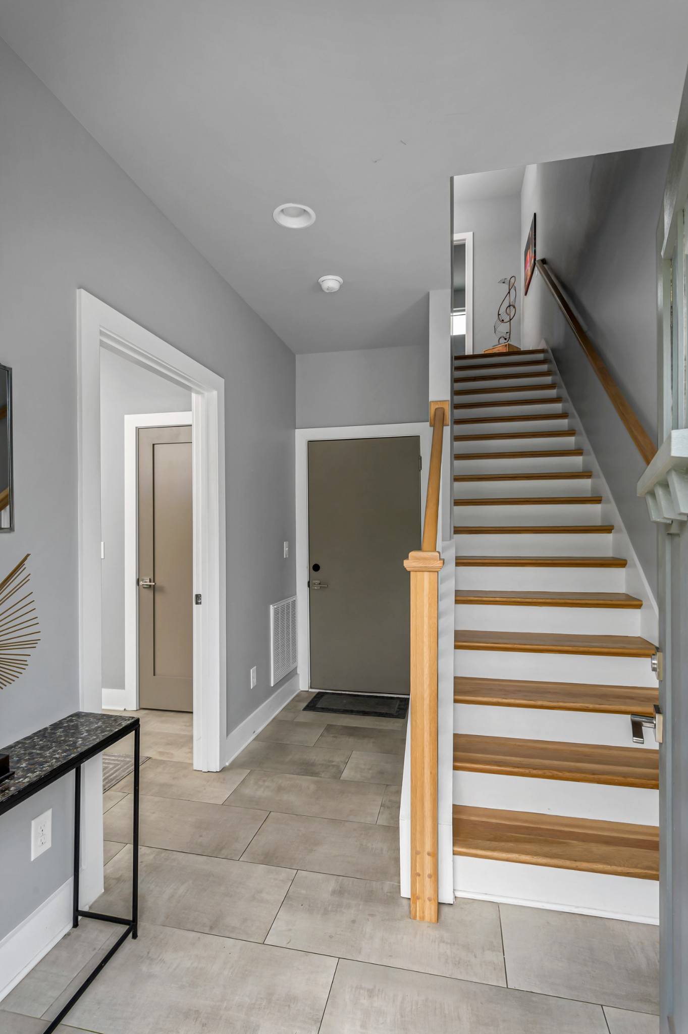 960 Youngs Ln, Nashville, TN 37207