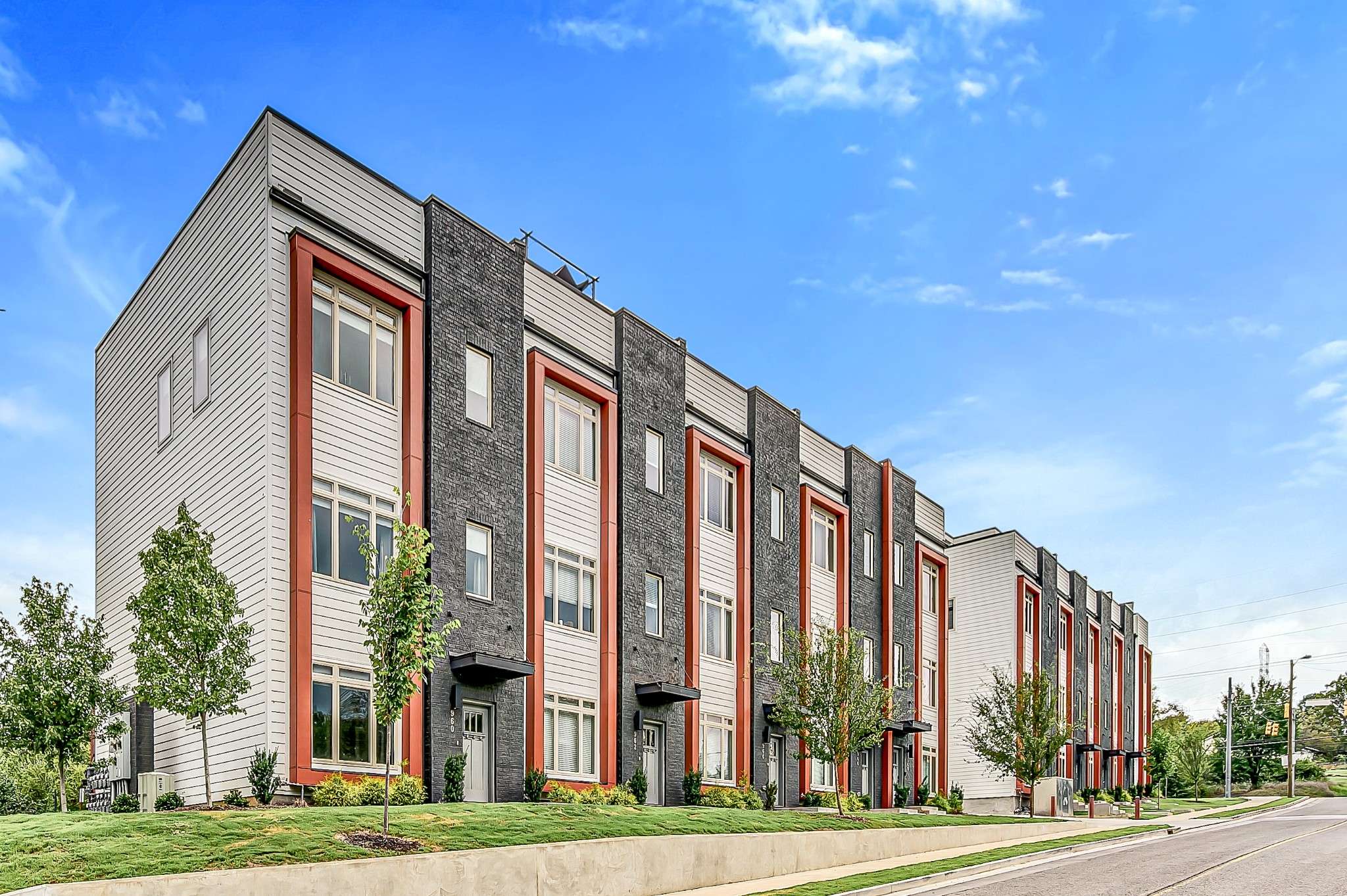 960 Youngs Ln, Nashville, TN 37207