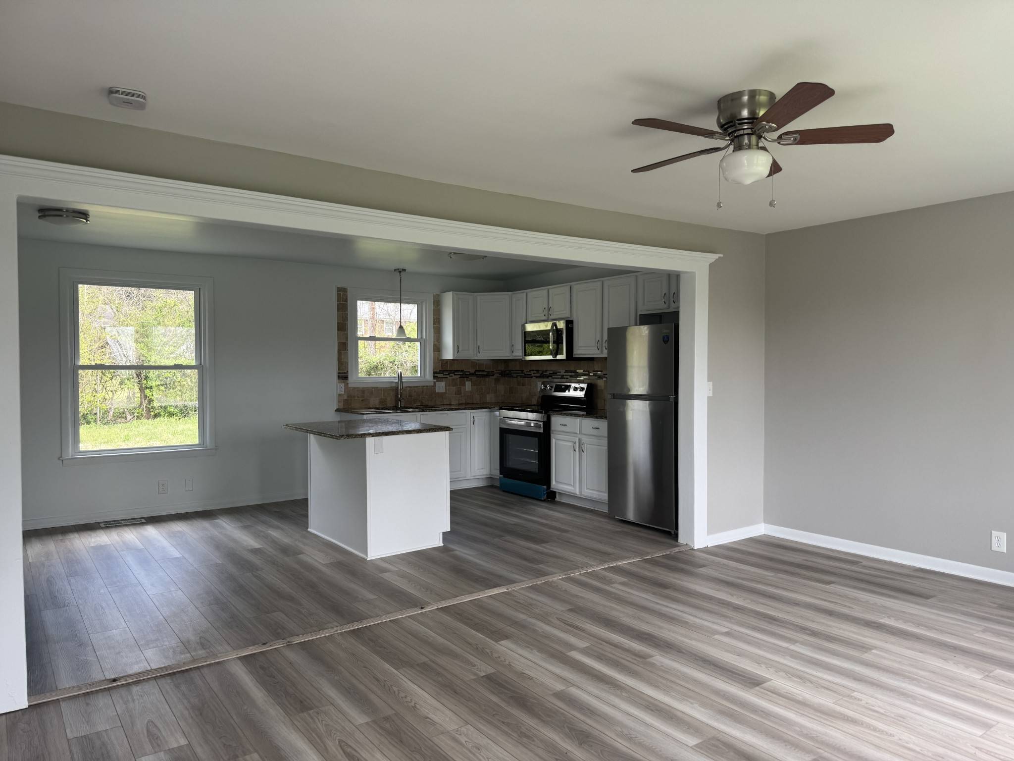 204 Morningside Dr, Clarksville, TN 37042
