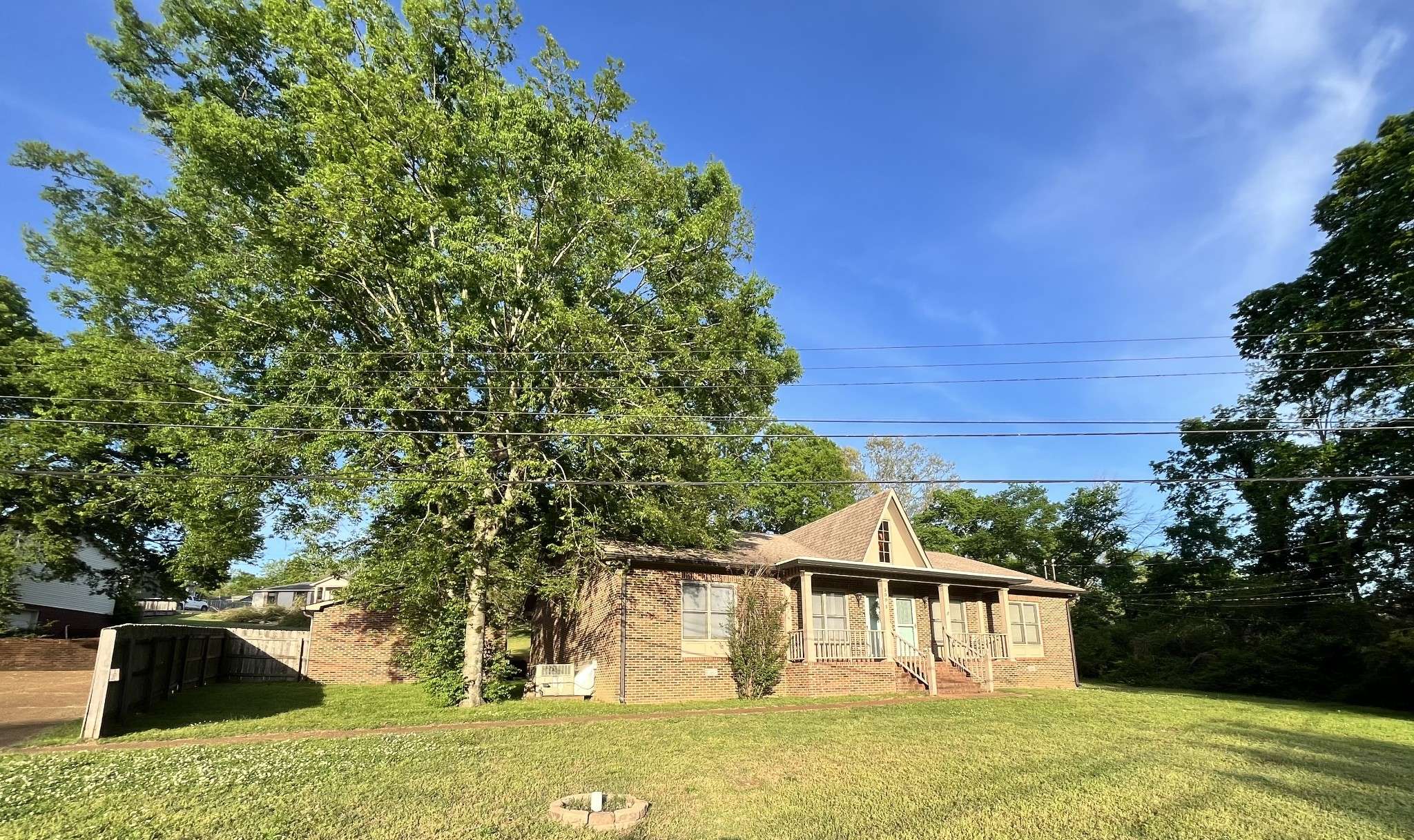 5001/2 Oakwood Dr, Columbia, TN 38401