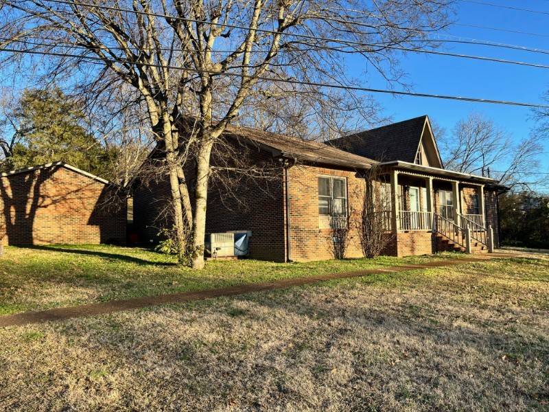 5001/2 Oakwood Dr, Columbia, TN 38401