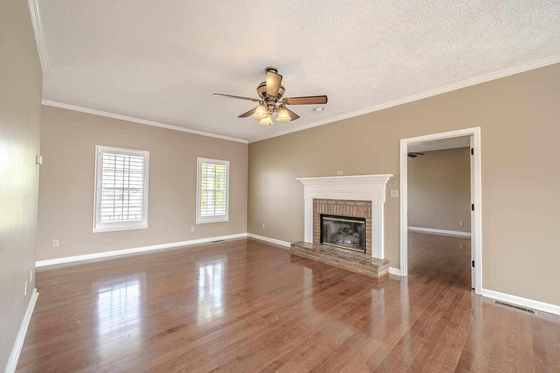 565 BOWEN DR, Savannah, TN 38372