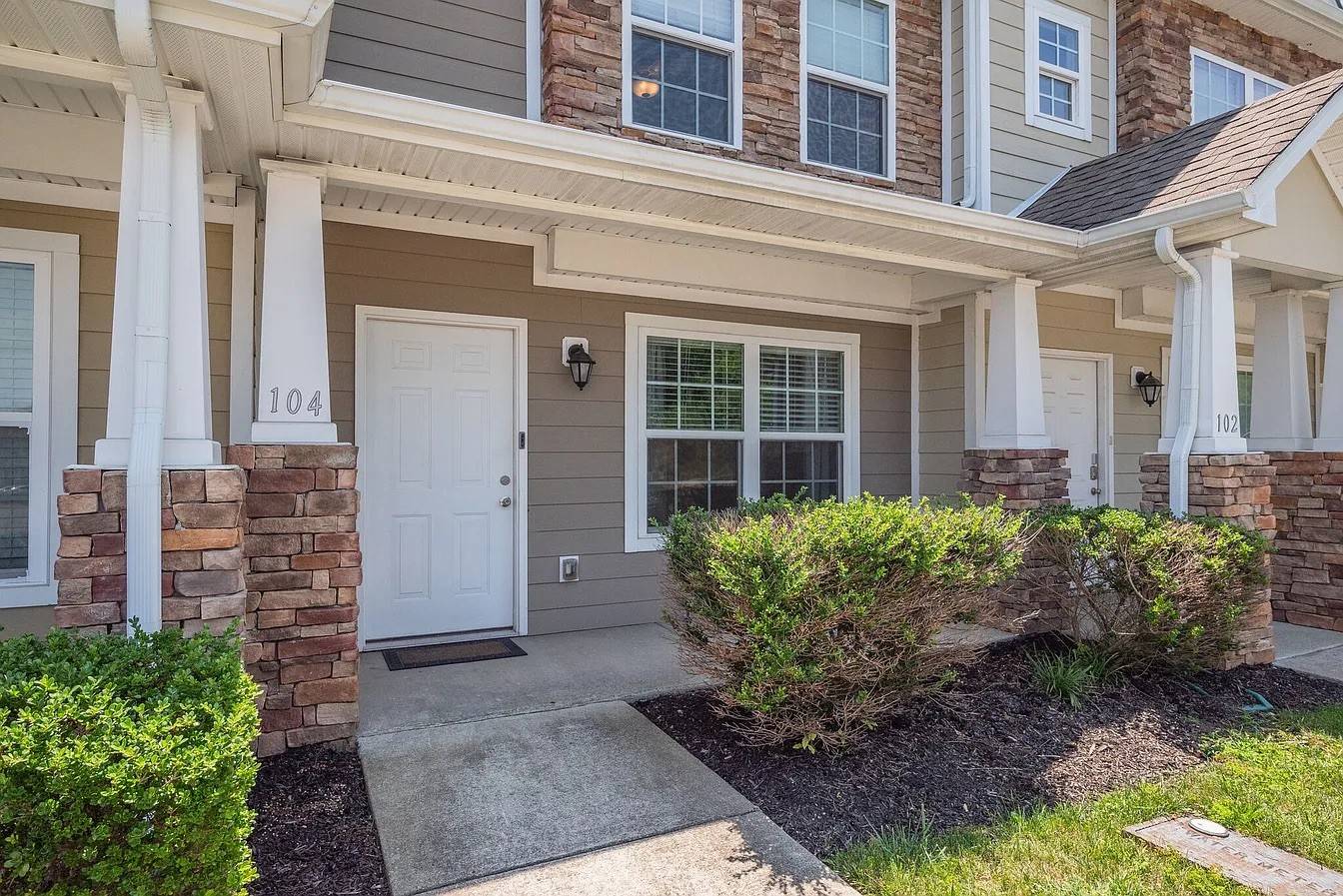 104 Cobblestone Place Dr, Goodlettsville, TN 37072
