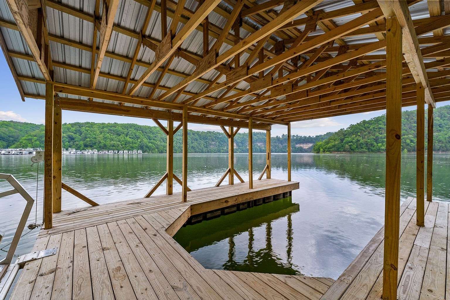 19 Summer Breeze Dr, Smithville, TN 37166