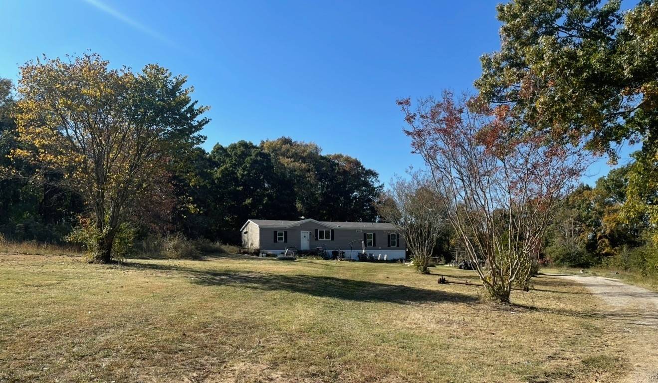 2491 Fred White Rd, Columbia, TN 38401