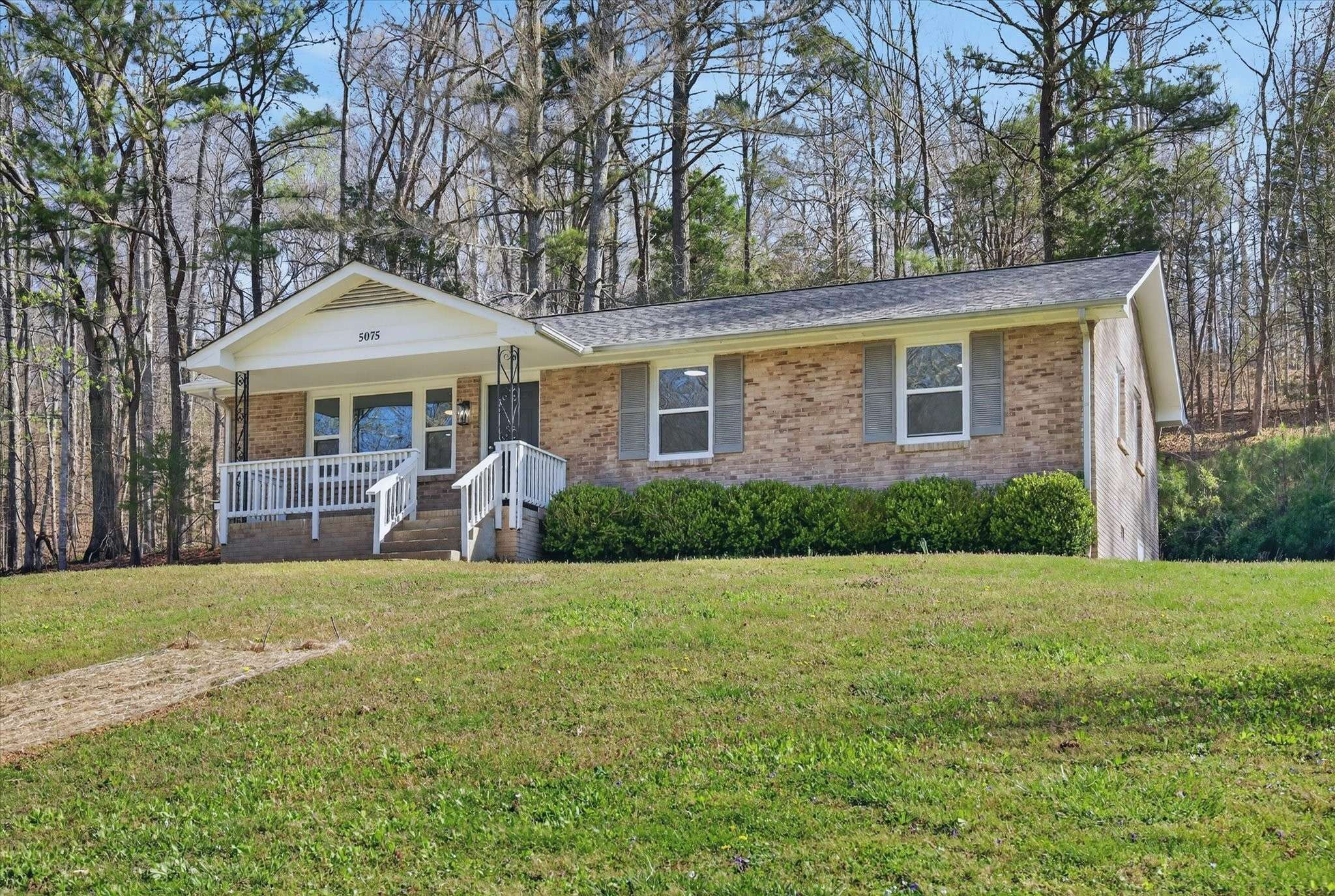 5075 Logan Rd, Cunningham, TN 37052