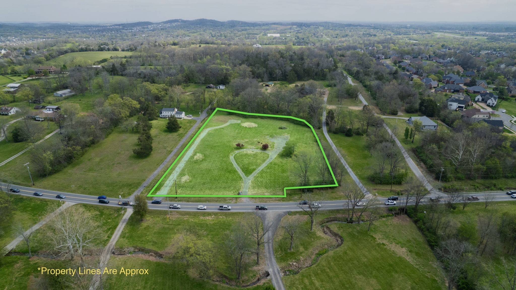 712 New Shackle Island Rd, Hendersonville, TN 37075