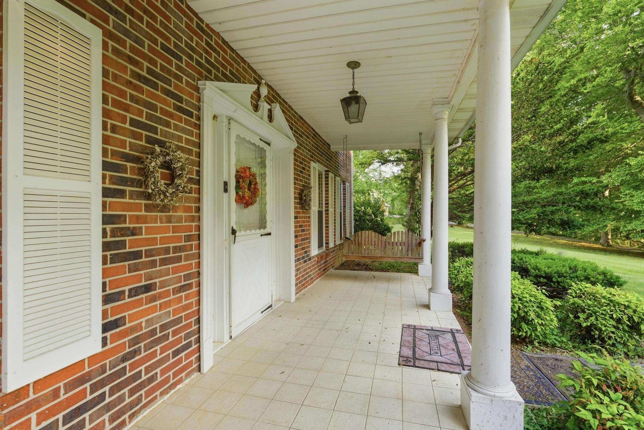 99 Hilltop Ln, Byrdstown, TN 38549