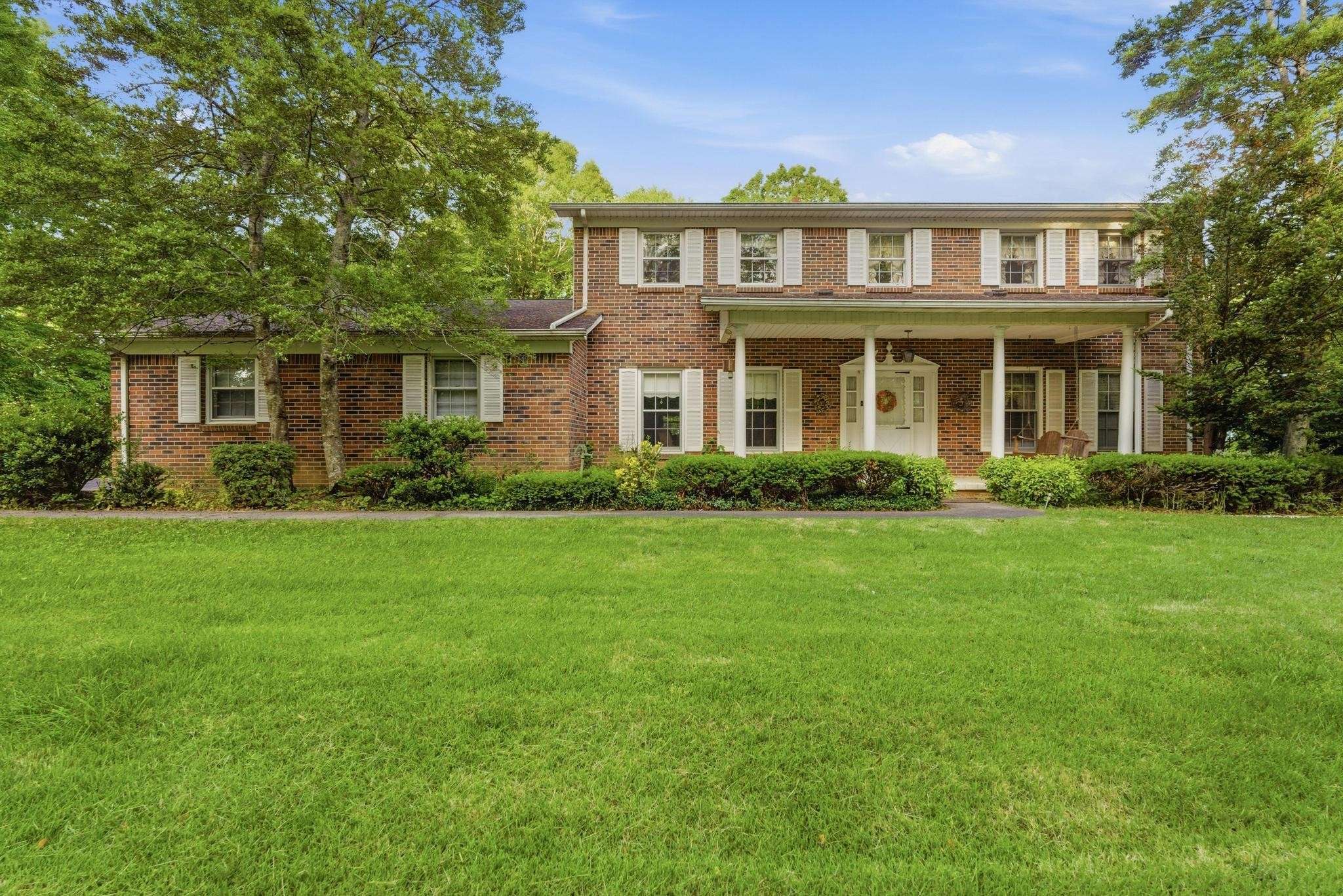99 Hilltop Ln, Byrdstown, TN 38549