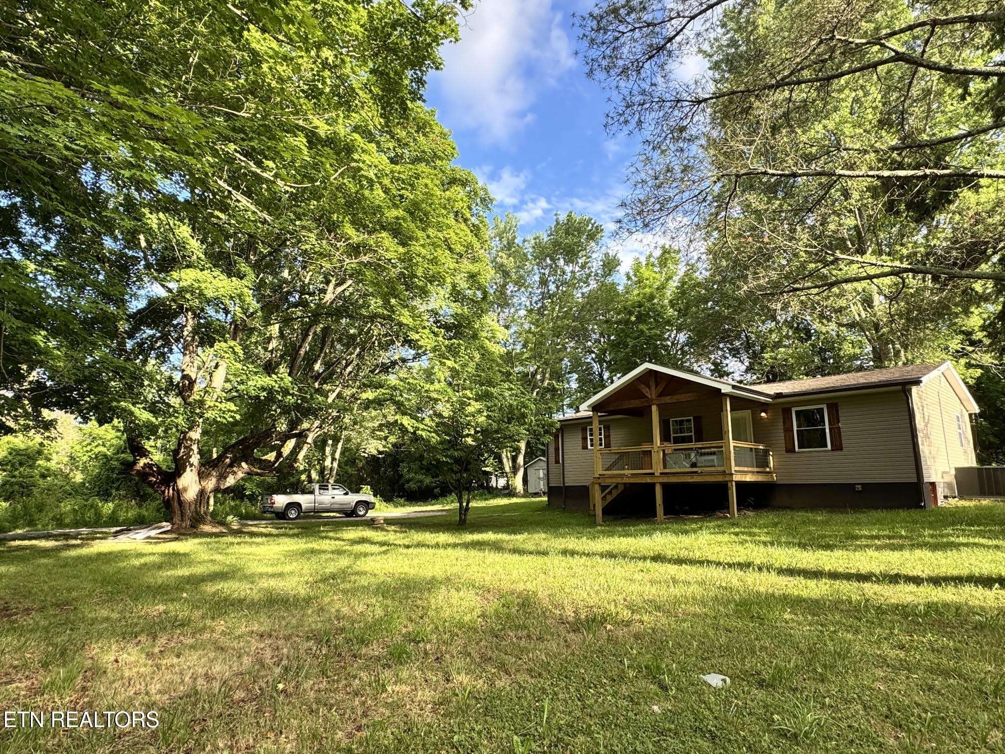 2506 Rugby Pike, Jamestown, TN 38556