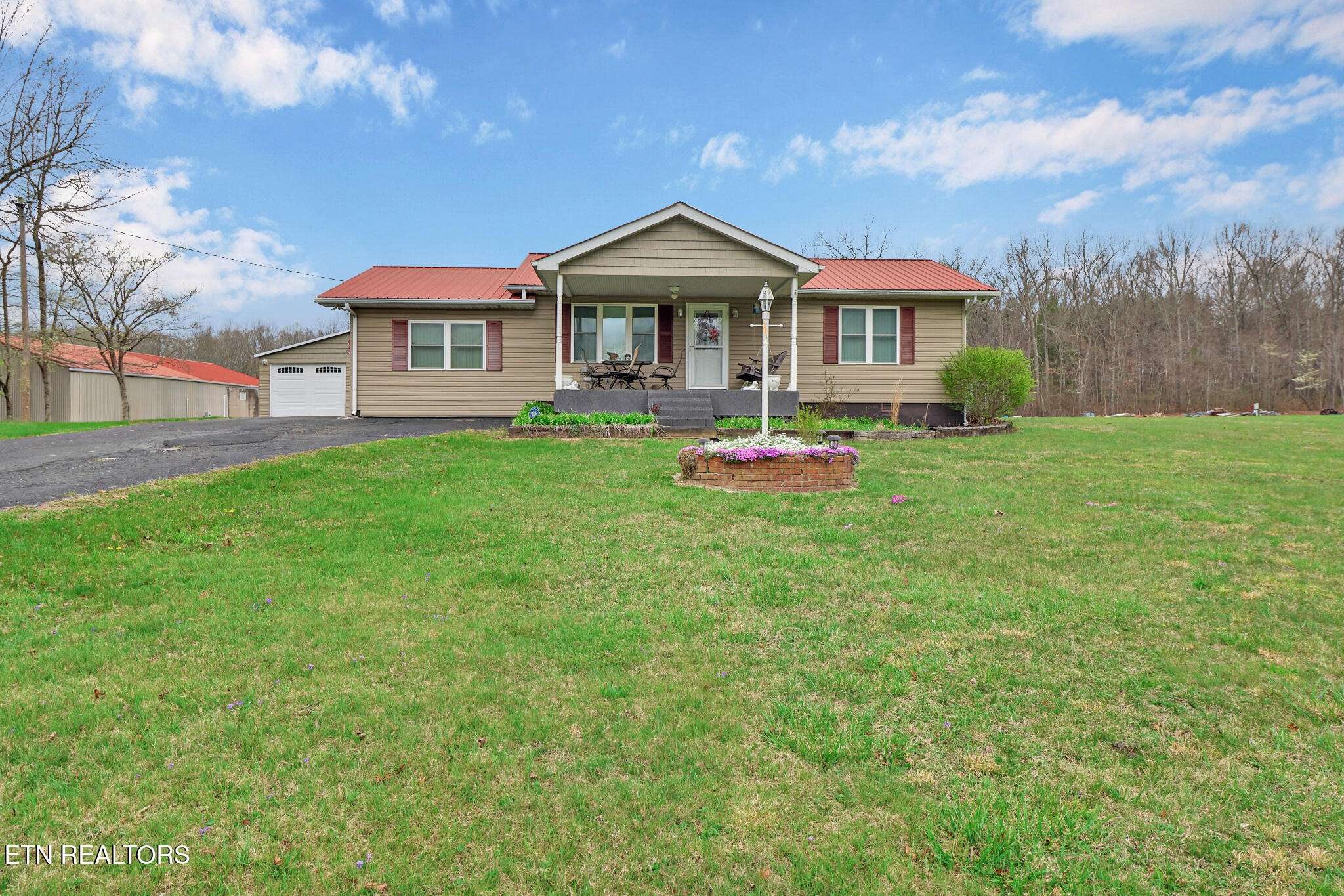 925 Unity Church Rd, Jamestown, TN 38556