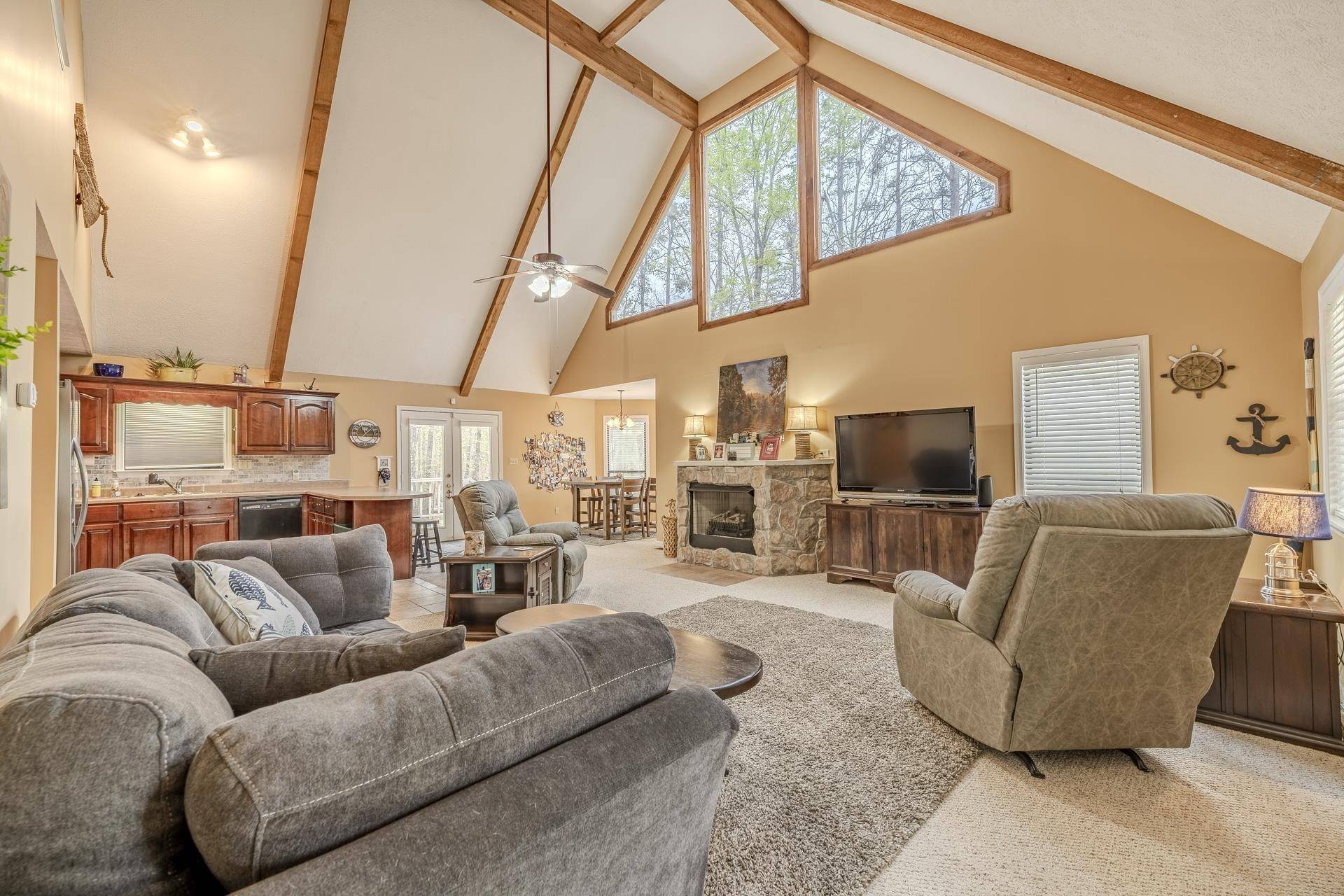 65 L SEALY CV, Counce, TN 38326