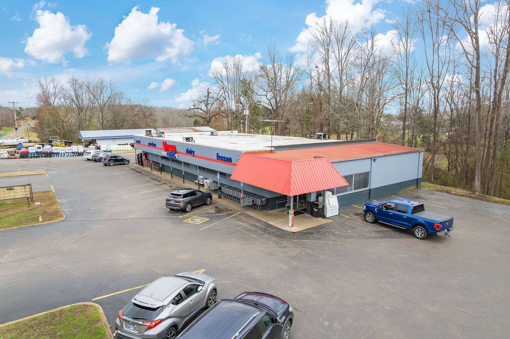 1182 E Main St, Parsons, TN 38363