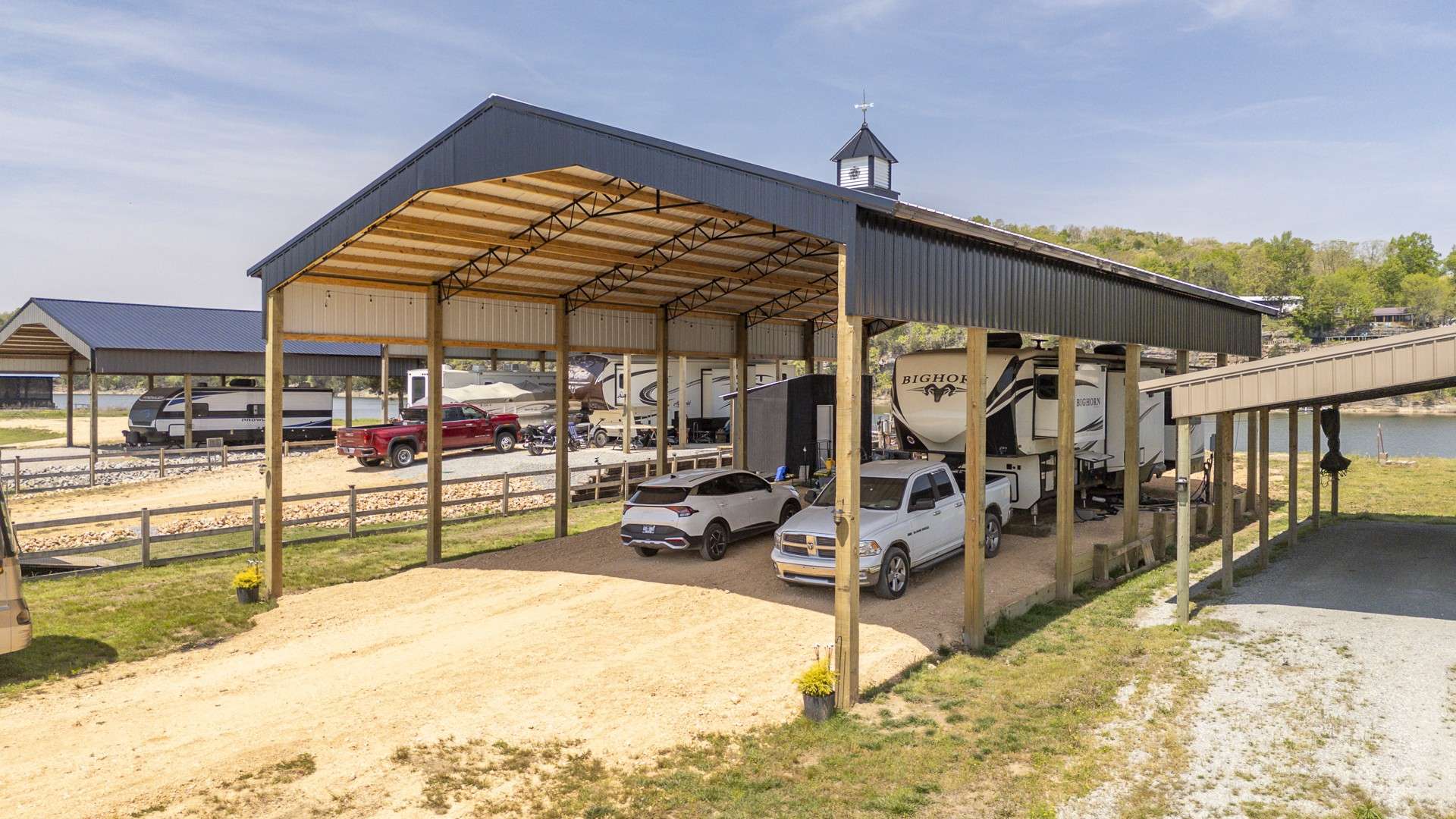 451 River Front Dr, Clifton, TN 38425