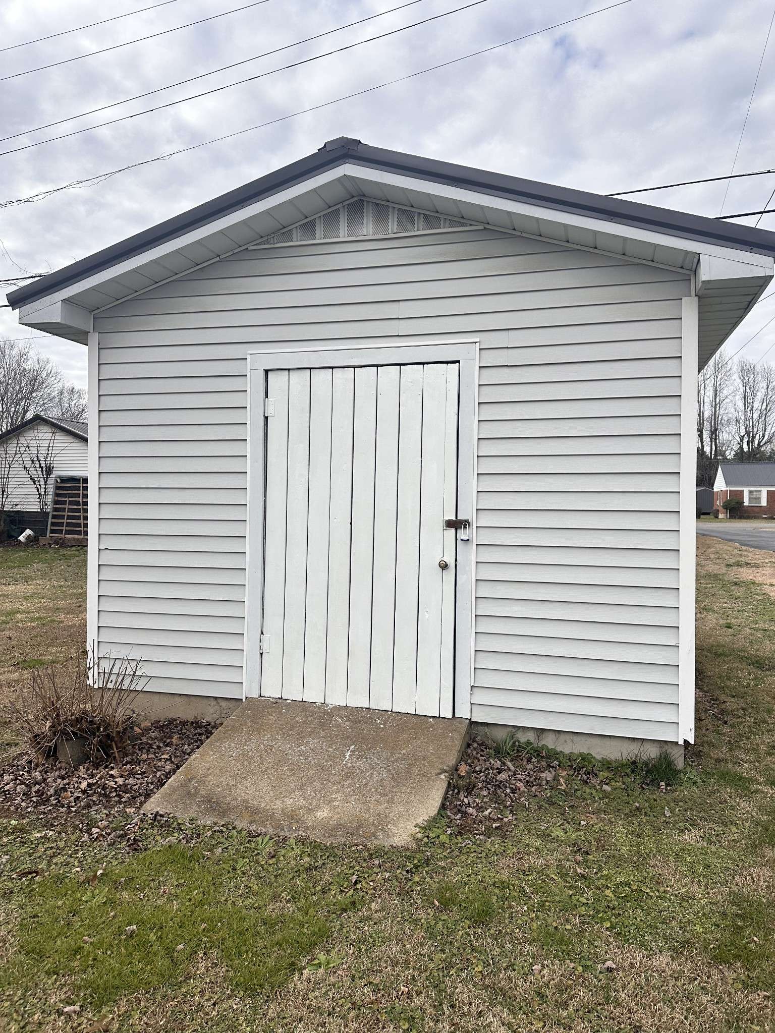 813 N Military Ave, Lawrenceburg, TN 38464