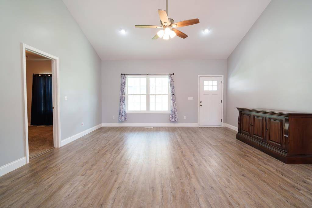 1366 Hidden Valley Rd, Livingston, TN 38570