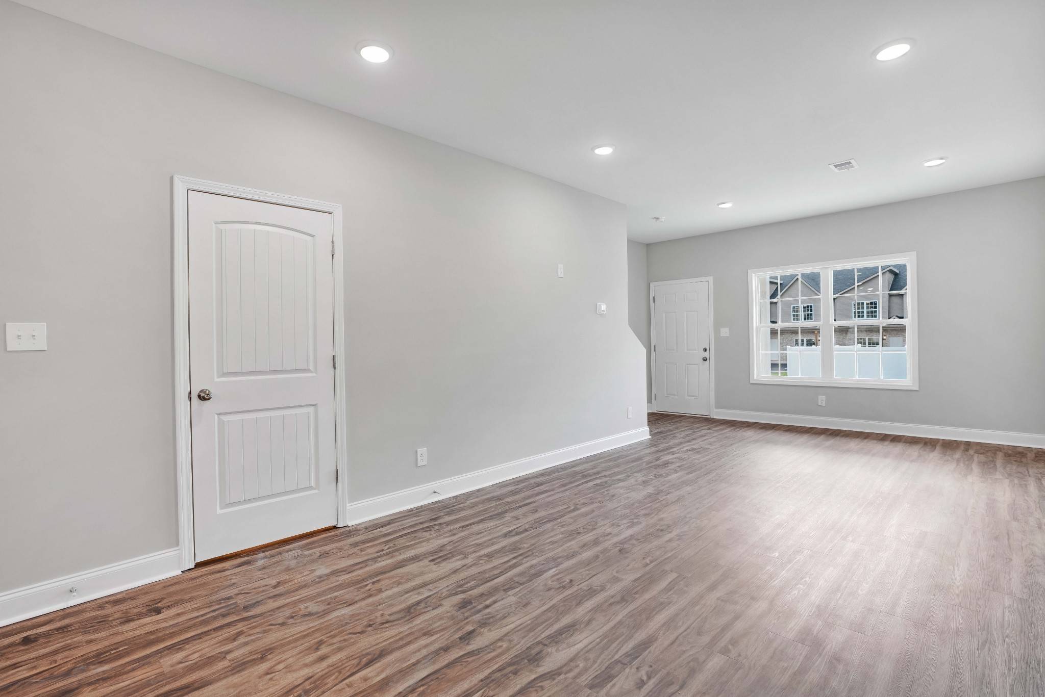 541 New South Dr #407, Clarksville, TN 37043