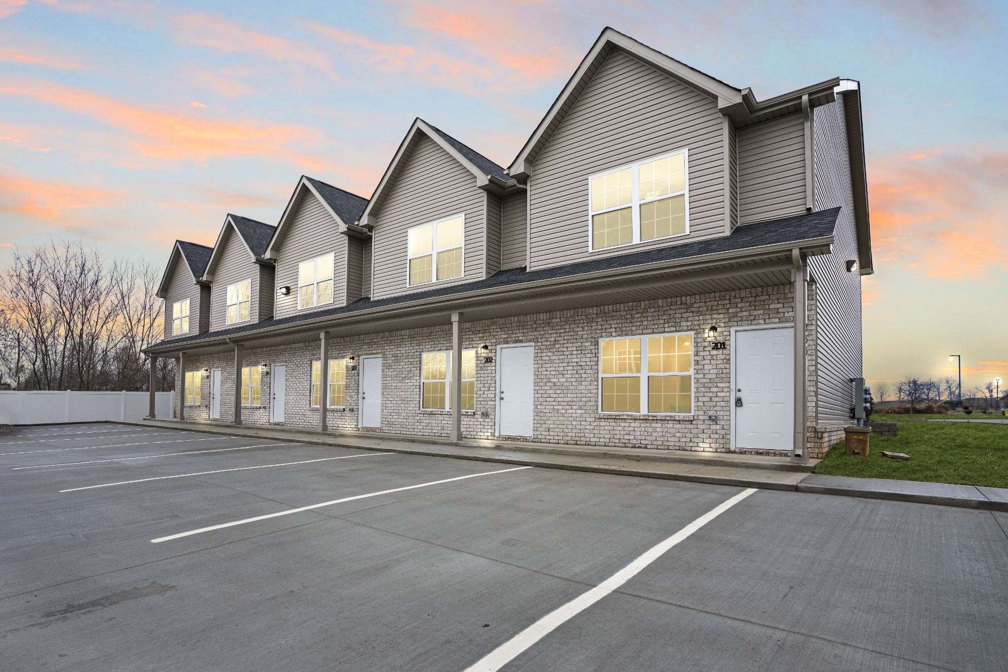955 Professional Park Dr #102, Clarksville, TN 37040