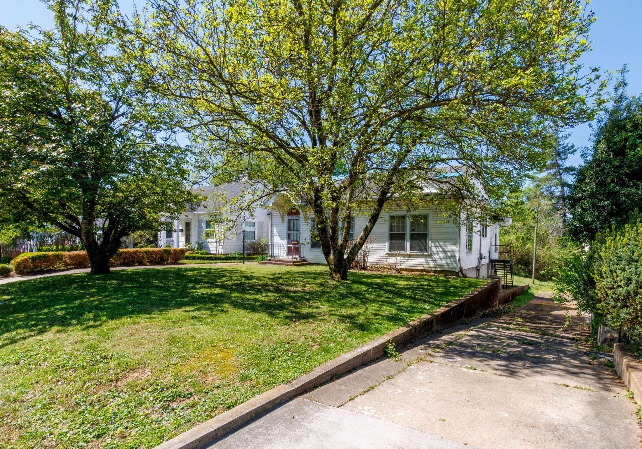 612 Anderson Dr, Clarksville, TN 37040