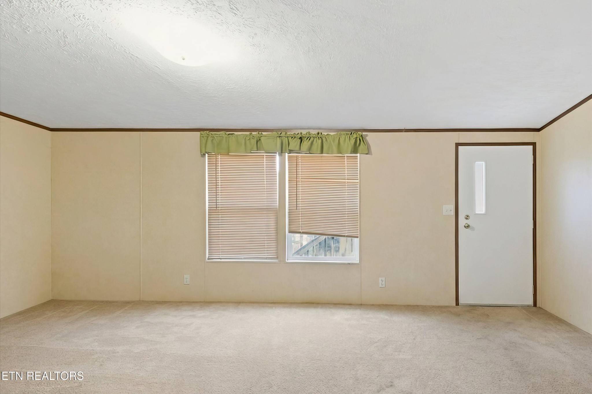 2124 Rainwater Rd, Dandridge, TN 37725