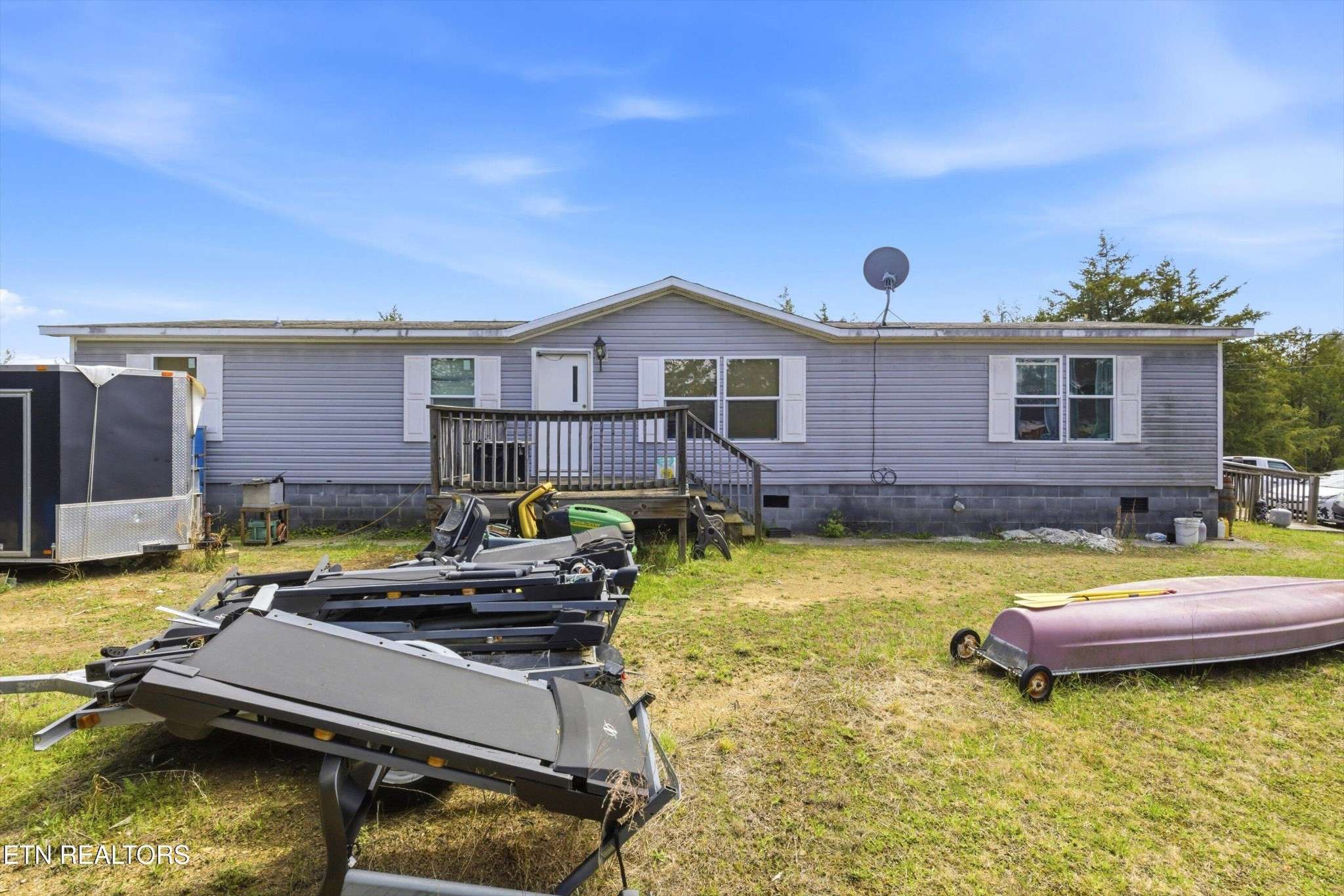 2124 Rainwater Rd, Dandridge, TN 37725