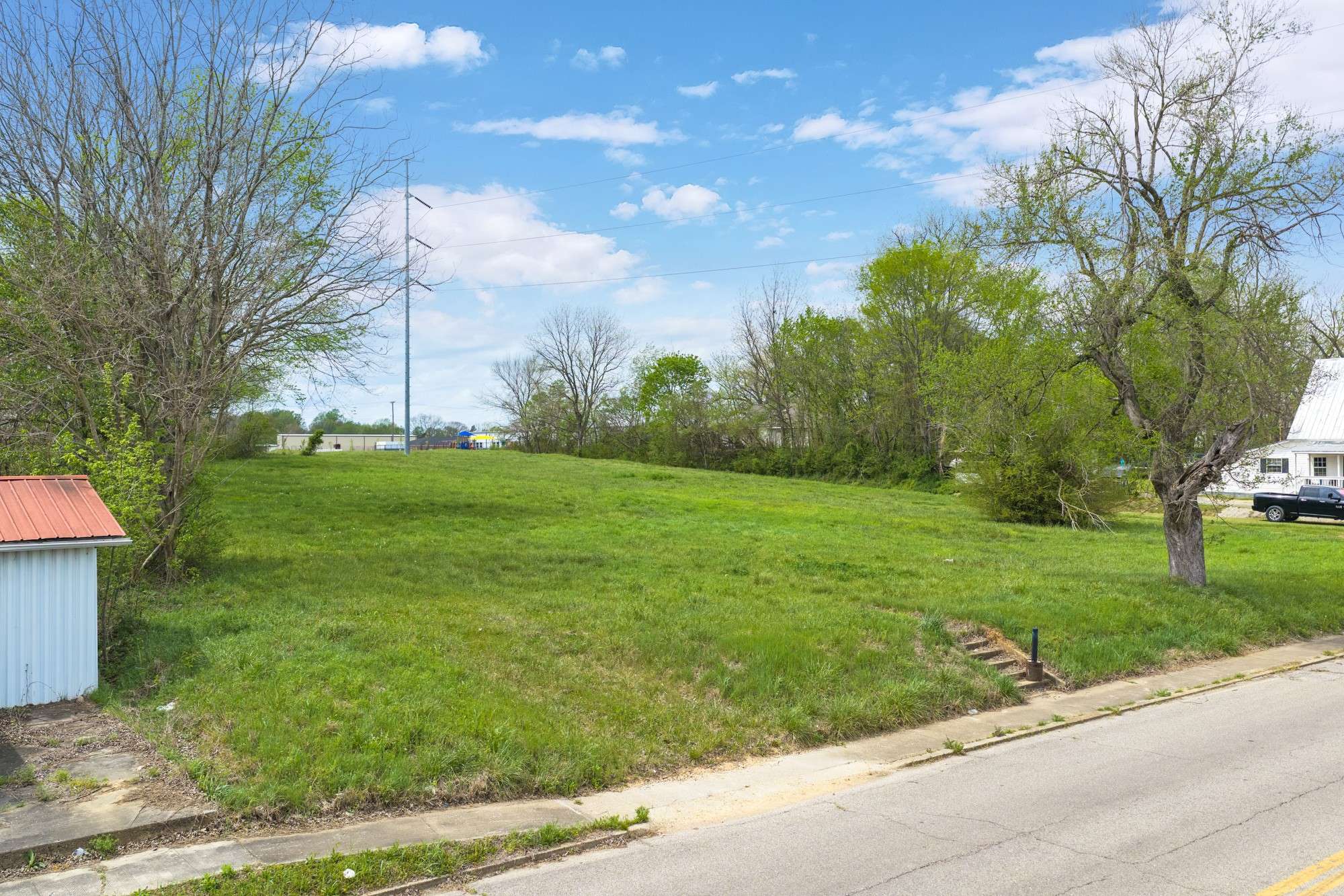 286 S Main St, Lexington, TN 38351