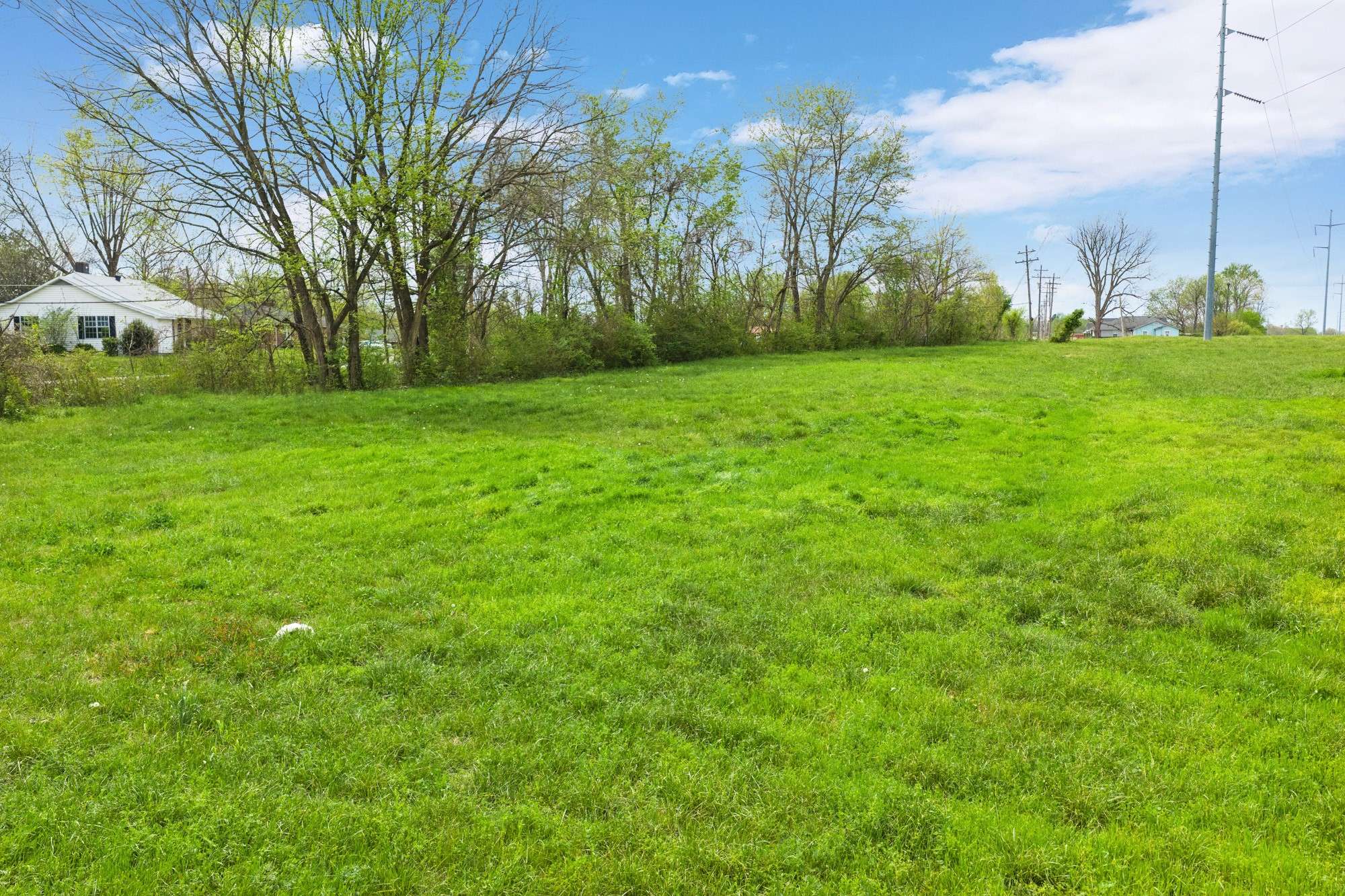286 S Main St, Lexington, TN 38351