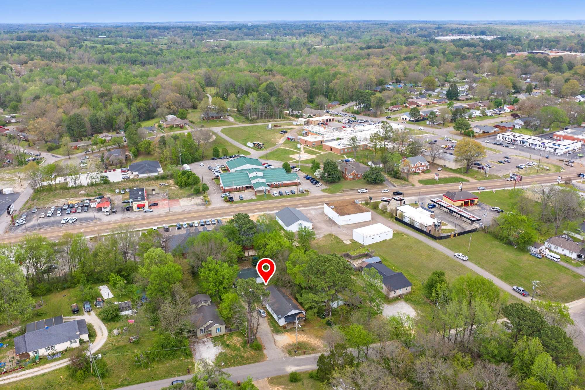 252 N Main St, Lexington, TN 38351