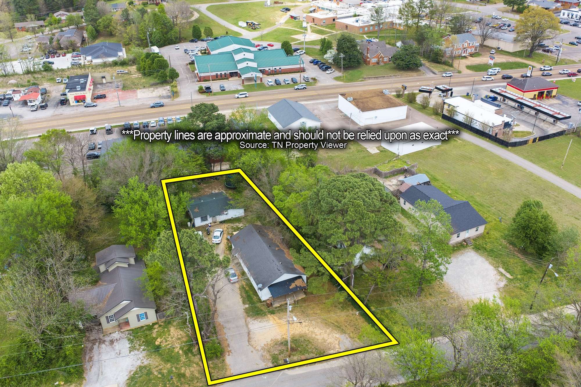 252 N Main St, Lexington, TN 38351