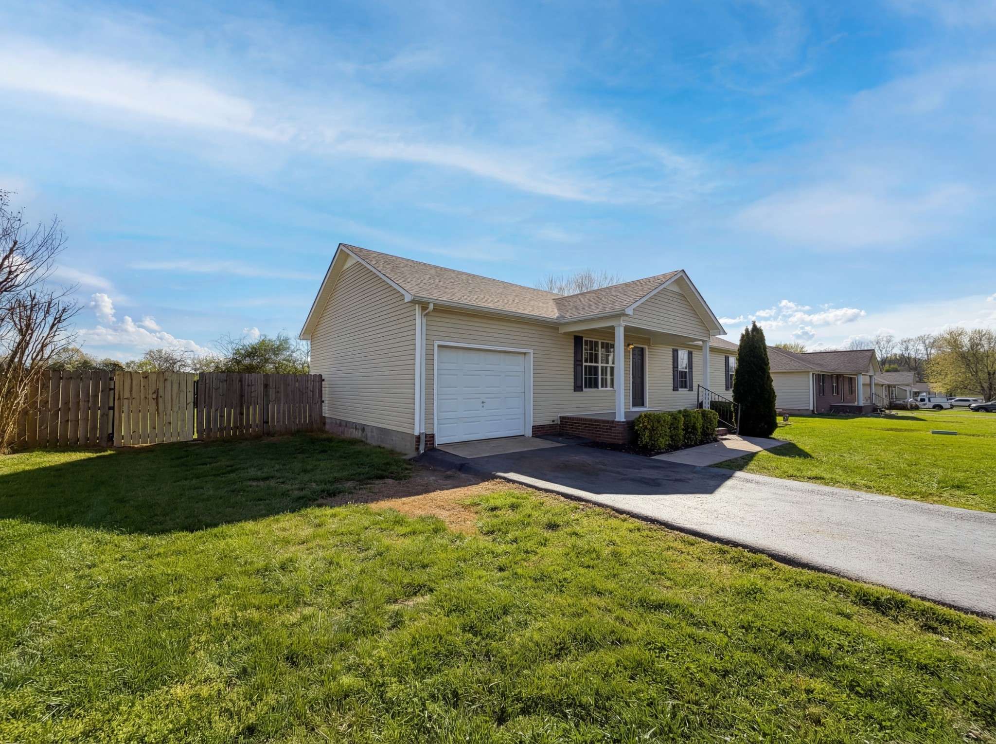 2310 Forrest Fields Dr, Chapel Hill, TN 37034