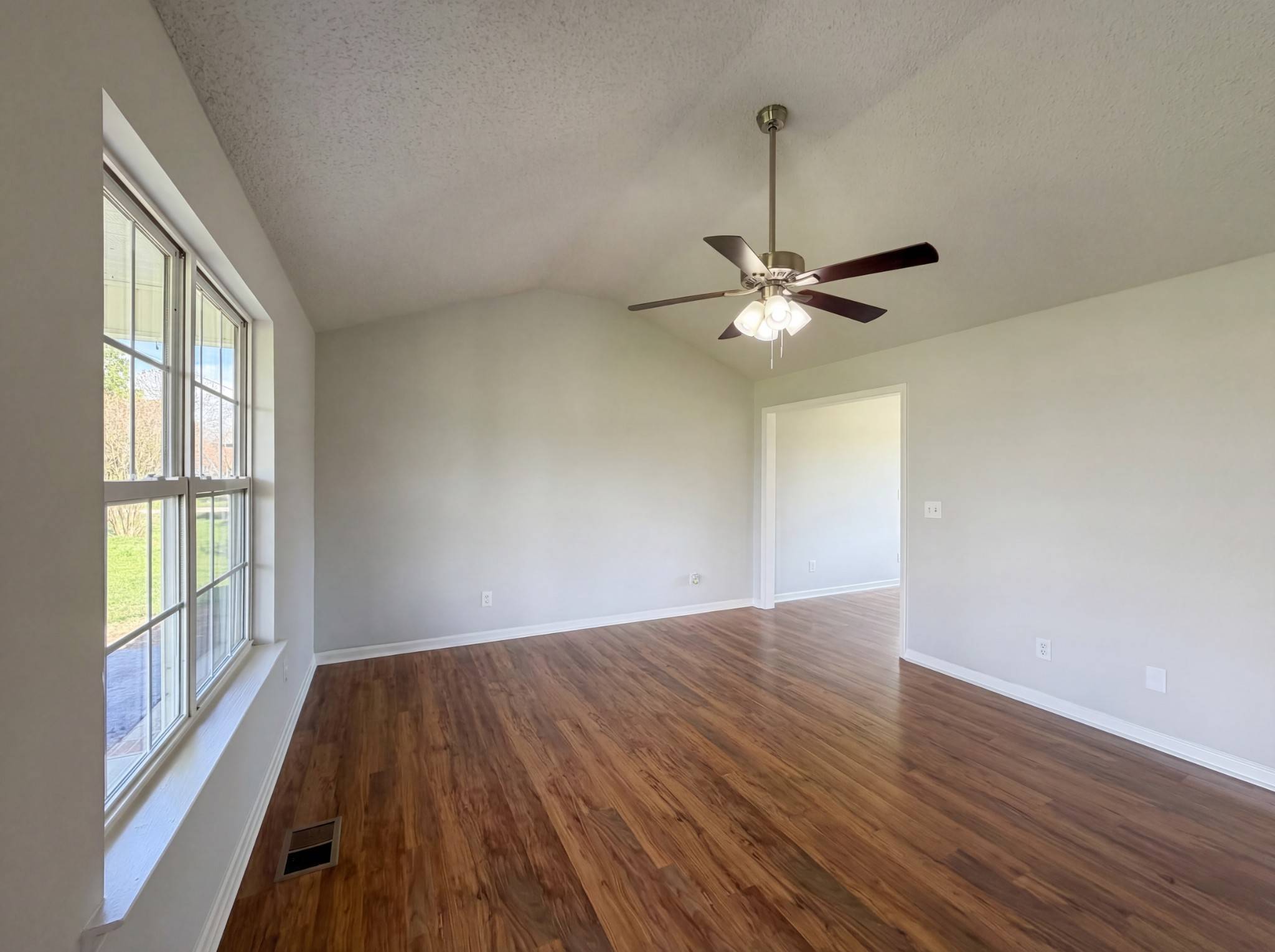 2310 Forrest Fields Dr, Chapel Hill, TN 37034
