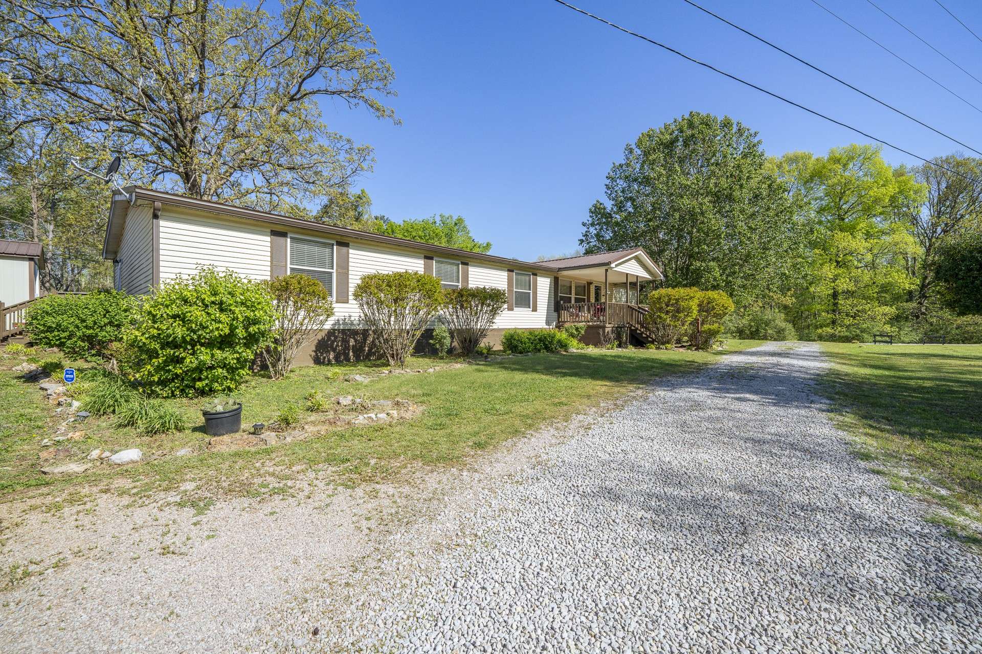 4195 Morrison Creek Rd, Clifton, TN 38425
